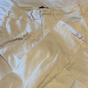Buckle Black signature white jeans. 29x30 skinny tummy control